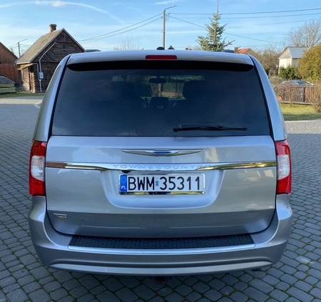 Chrysler Town &amp; Country cena 58000 przebieg: 217000, rok produkcji 2016 z Ciechanowiec małe 254